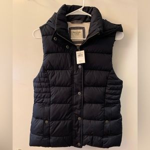 Abercrombie & Fitch Puffer Vest (NWT)